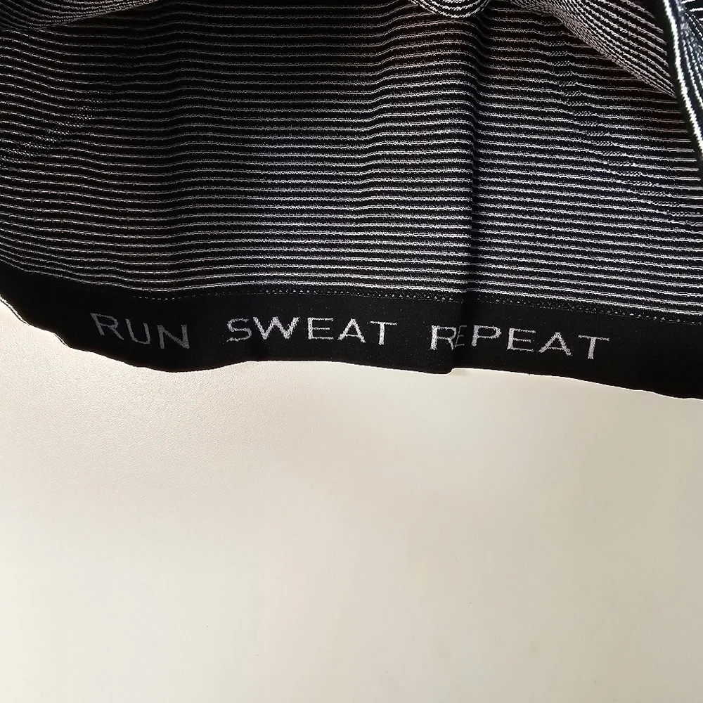 Lululemon Activewear Swiftly Tech Racerback Running Tank White / Black Stripe Sz